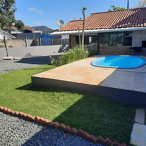 Casa de Férias Casa Santa Catarina Com Piscina, Piçarras